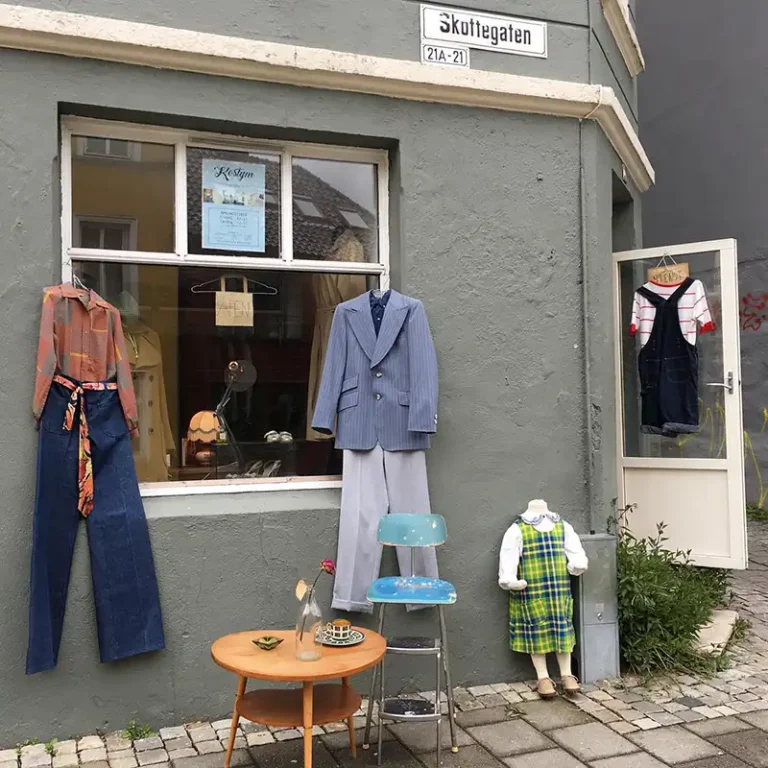 kostym bruktbutikk bilde 768x768