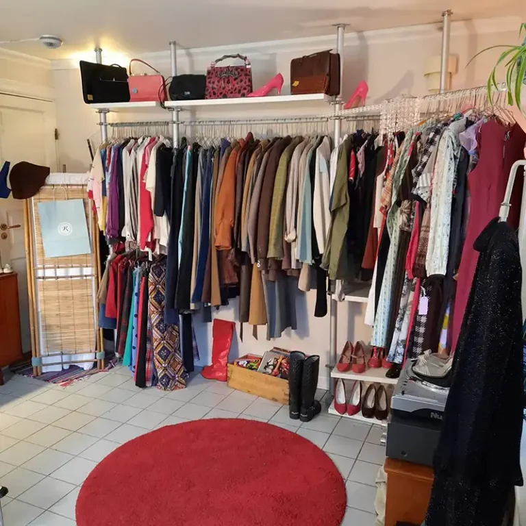 kostym bruktbutikk klaer sko 768x768