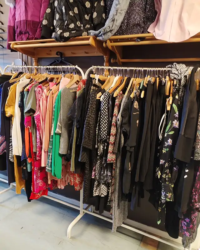 omgjoras bruktbutikk klaer