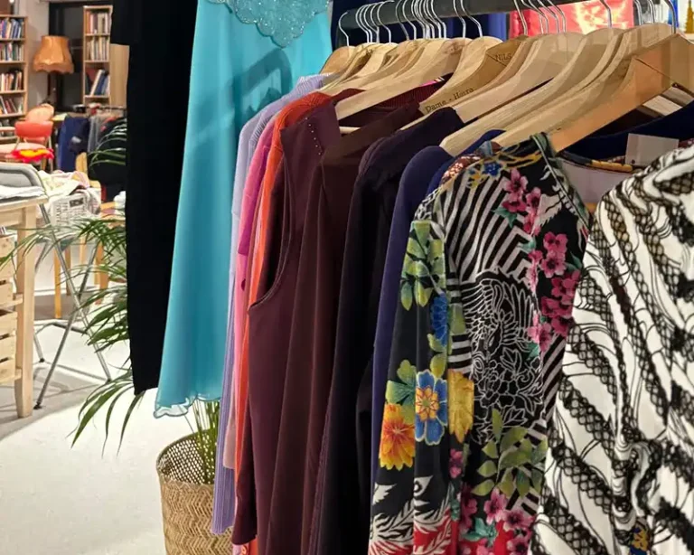 nms gjenbruk bruktbutikk trondheim dameklaer 768x614