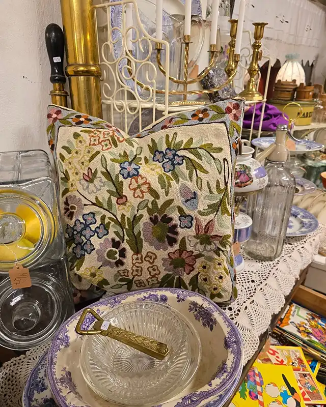 ulleraeylaaven antik kuriosa interior mobler