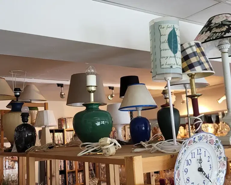 evangeliesenteret bruktbutikk halden lamper 768x614