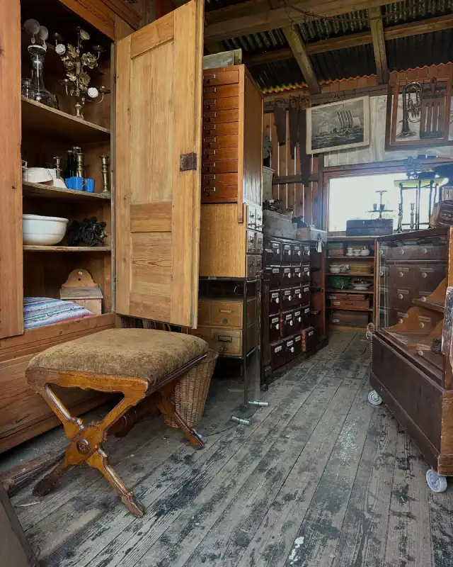 bruktbutikk interiordetaljer retro