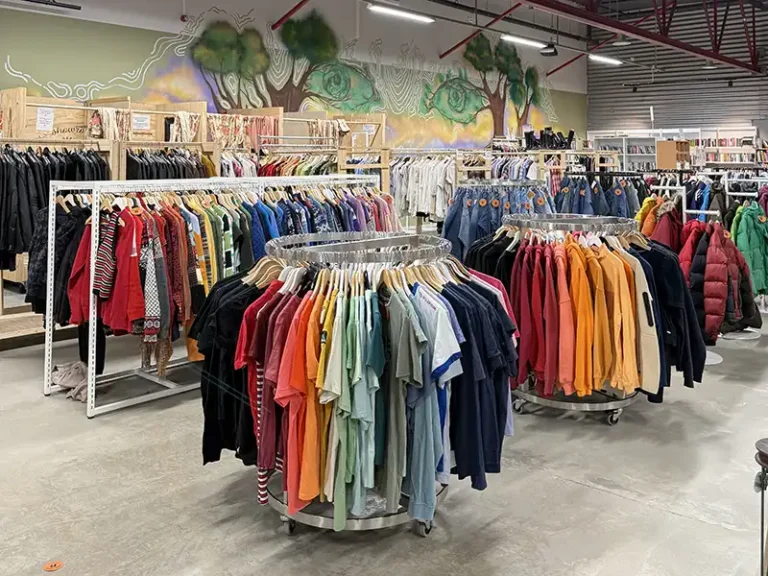 rebel bruktbutikk tromso klaer og sko 1 768x576