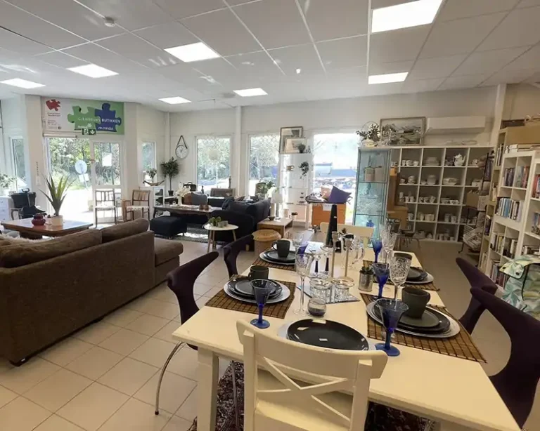 gjenbruksbutikken mandal mobler 768x614